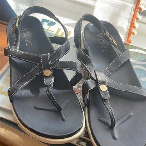 Vionic Women's Black Sandals